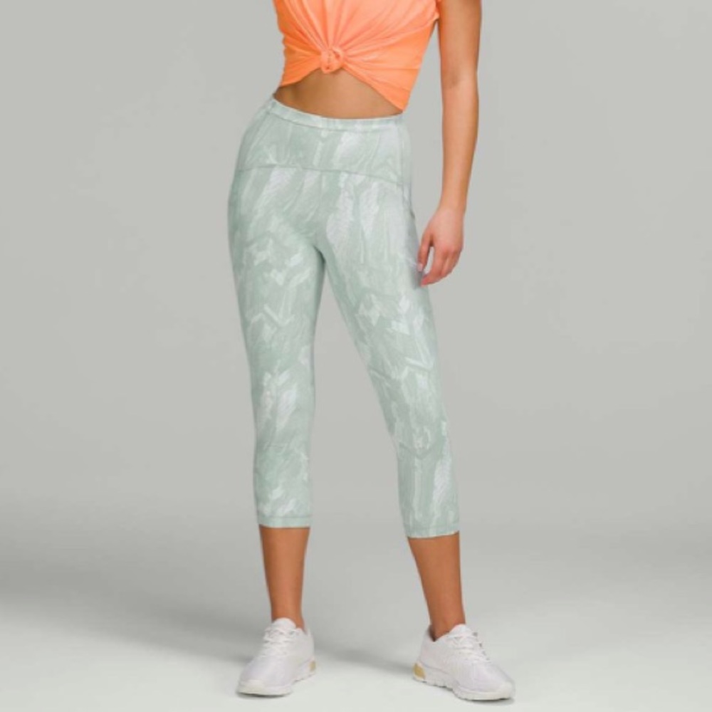 Lululemon Swift Speed High-Rise Crop 21" Size 8